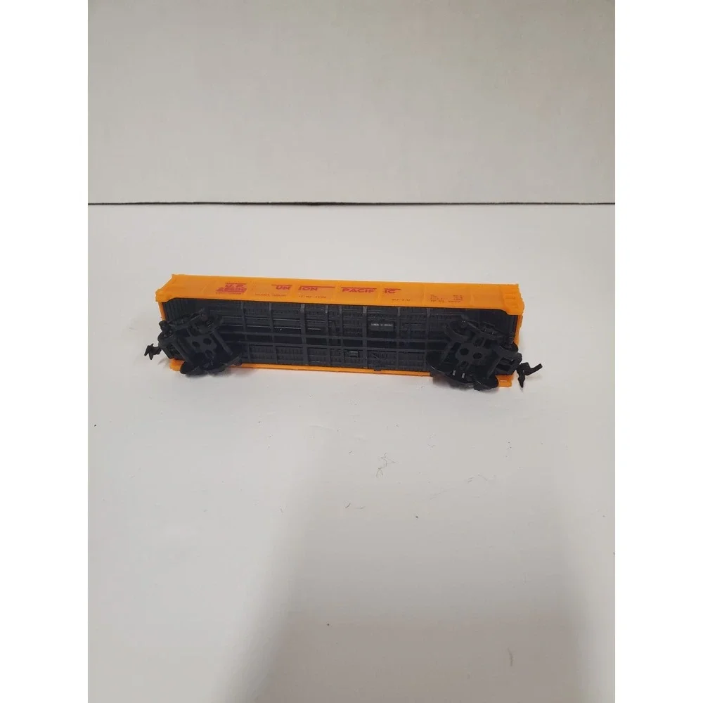 Life-Like Ho Scale Union Pacific #29500 Coal Gondola Train Car with Load
